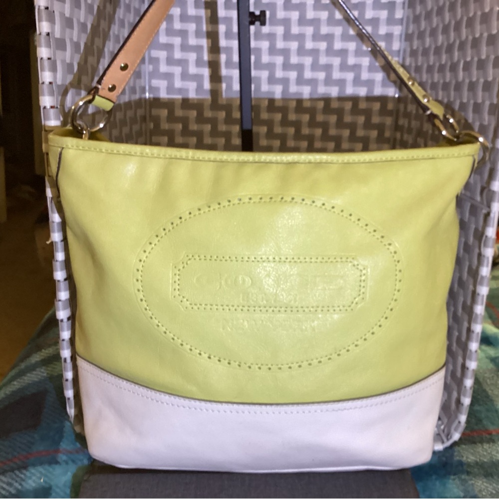 Coach New York Hampton Leather Tote Bag  K1221-19393 - Picture 3 of 11